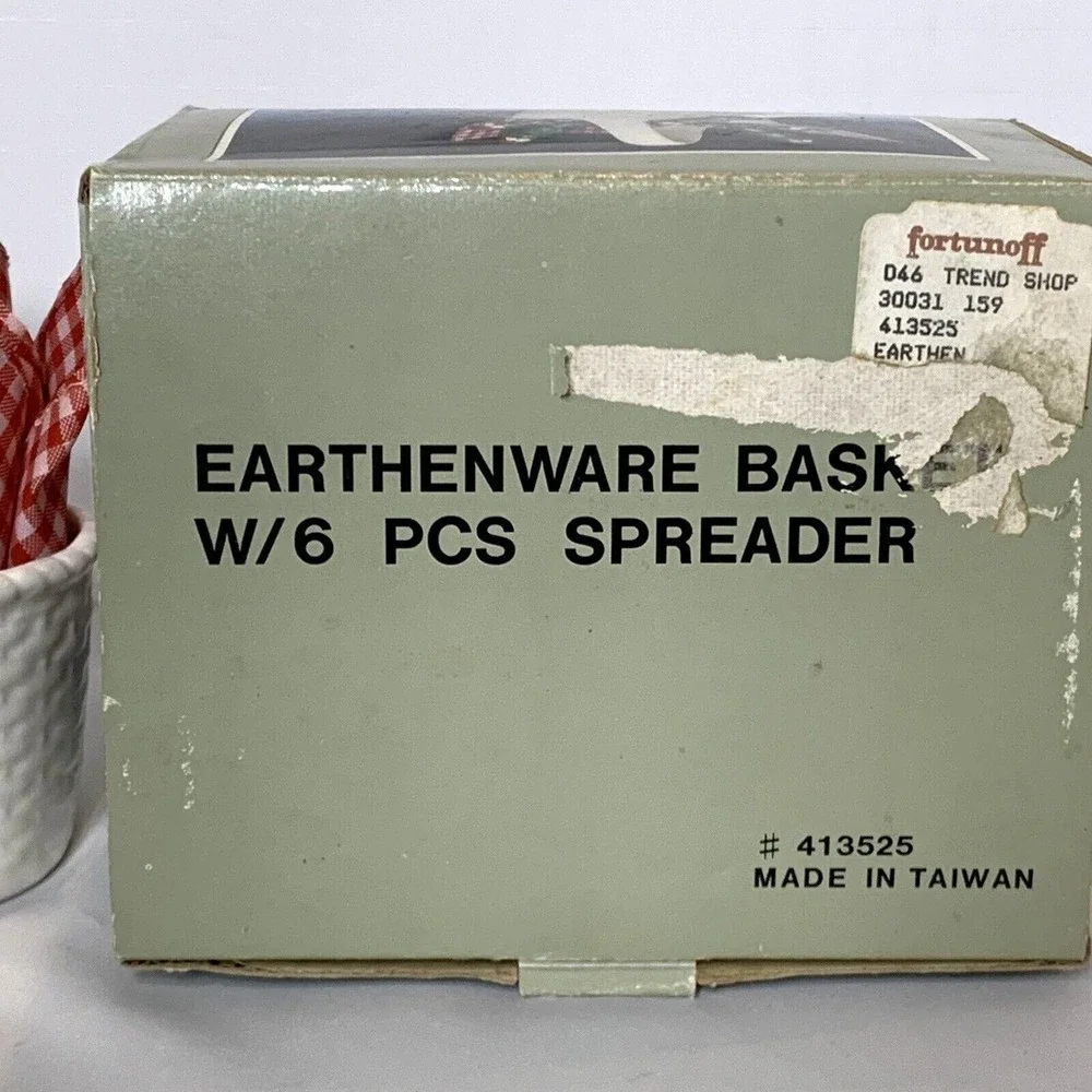 Spreader‎ Set Vintage Ceramic Stainless Christmas Holly 8 Piece w/Box